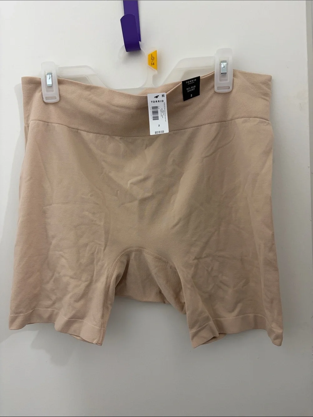 Torrid seamless no rub short NWT size 2
